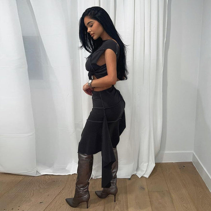 Emma | Enfärgad Ärmlös Crop Top och Mellanlång Kjol 2