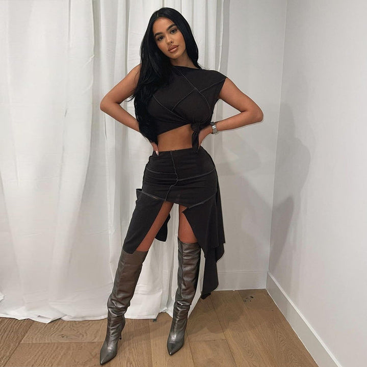 Emma | Enfärgad Ärmlös Crop Top och Mellanlång Kjol 3