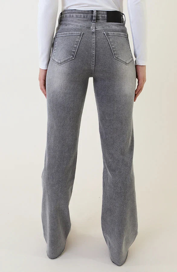 Emma | Hög Midja Vida Ben Jeans 8