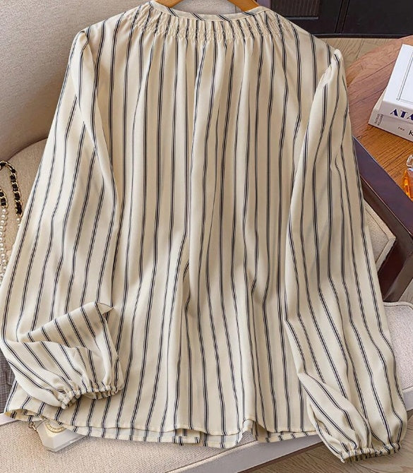 Emma | Randig Elegant Topp med Bubbelärmar 1