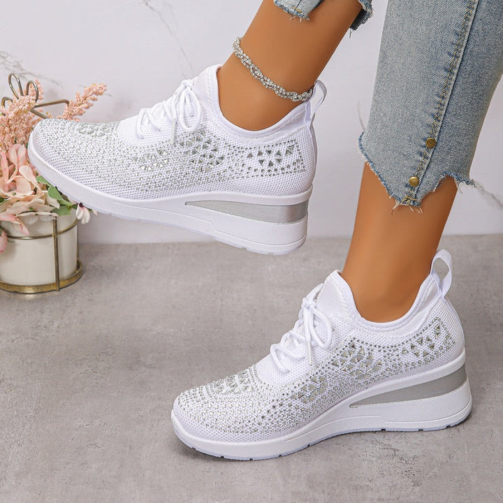 Emma | Stödjande Sneakers med Strassdetaljer 0