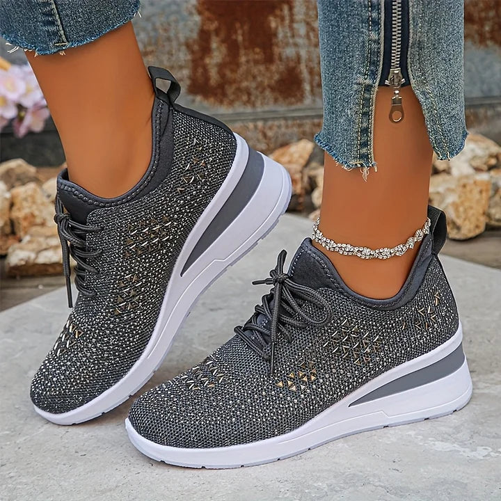 Emma | Stödjande Sneakers med Strassdetaljer 3