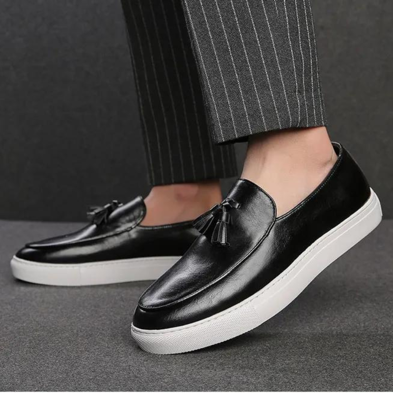 Ethan | Elegant Slip-On Herrloafers Med Tofsdetaljer 2