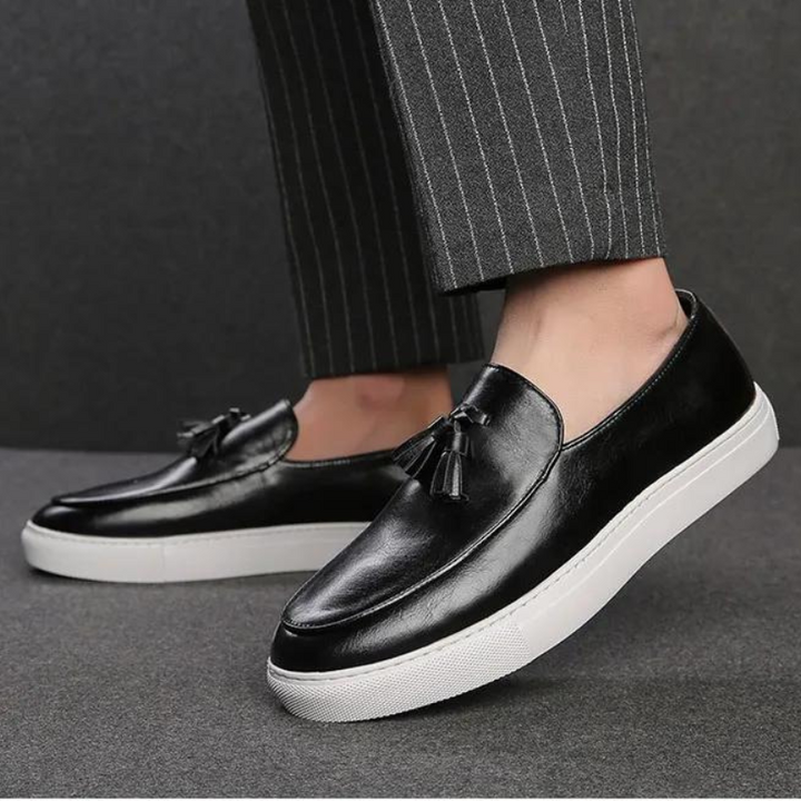 Ethan | Elegant Slip-On Herrloafers Med Tofsdetaljer 2