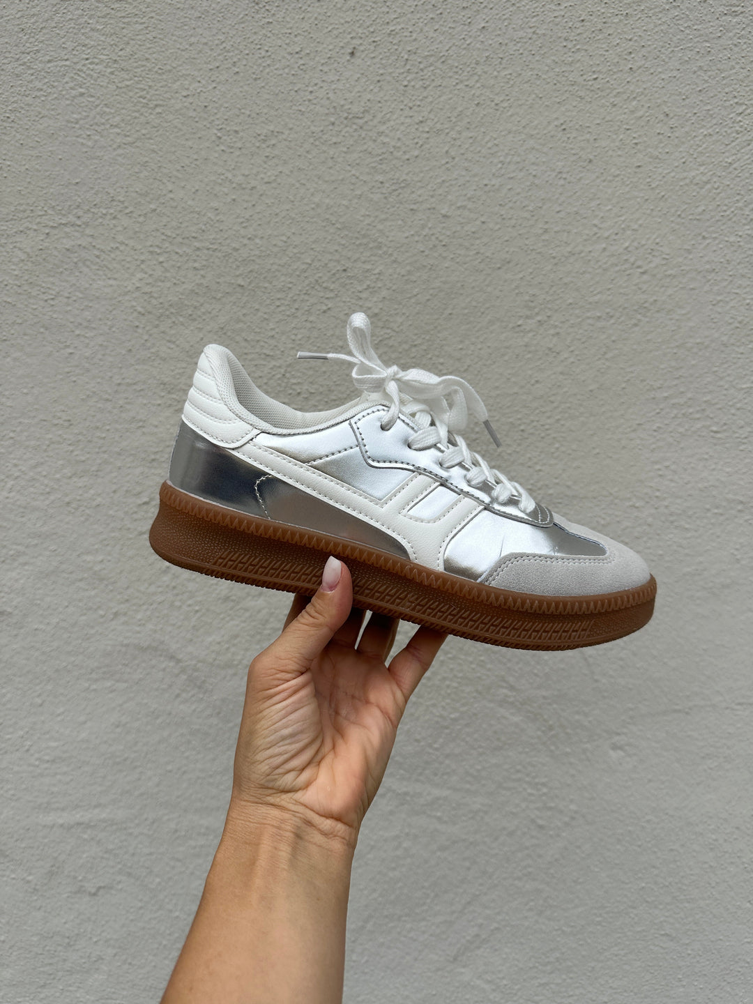 Ethan | Eleganta Silvergrå Låga Sneakers i Läderlook 0