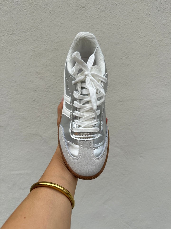 Ethan | Eleganta Silvergrå Låga Sneakers i Läderlook 2