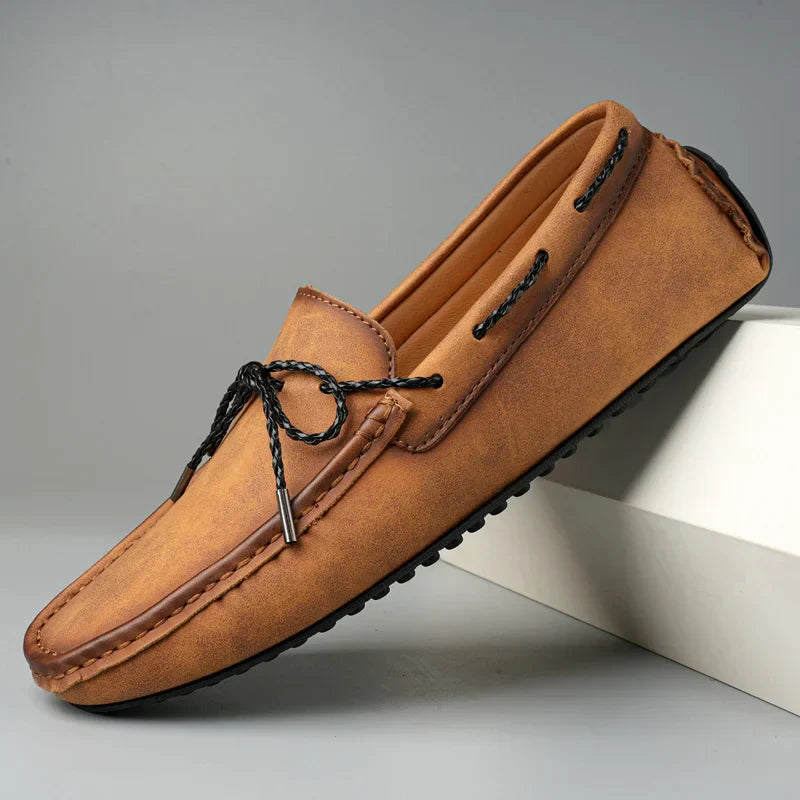 Ethan | Eleganta Svarta Slip-On Loafers för Dam 1