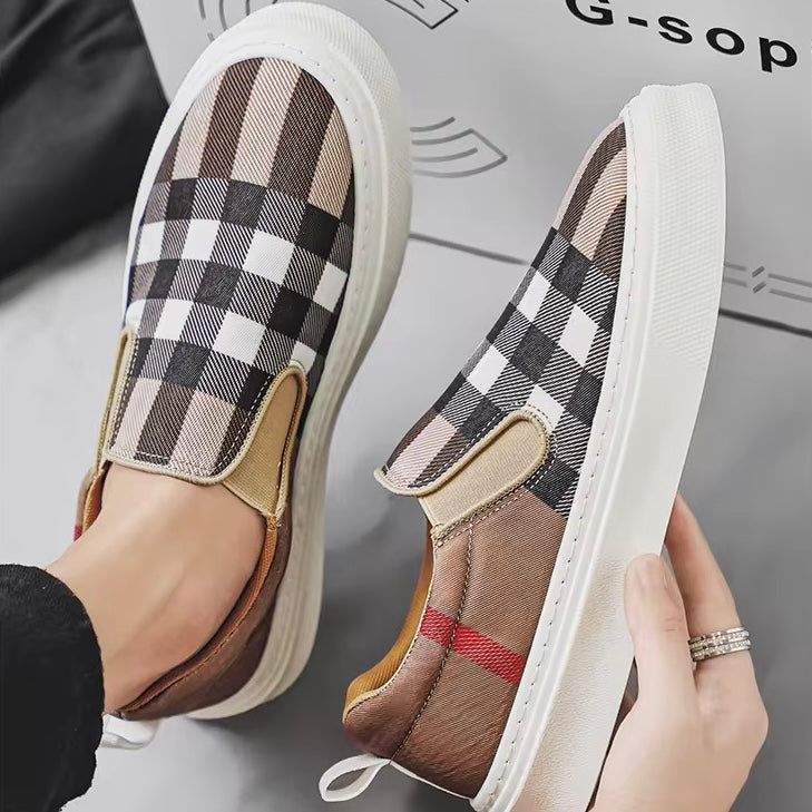 Ethan | Modern Rutmönstrade Slip-On Sneakers för Herr 2