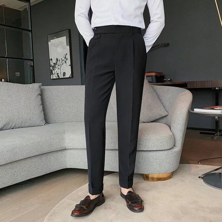 Ethan | Slim Fit Herrbyxor med Rak Ben och Elegant Drapering 0