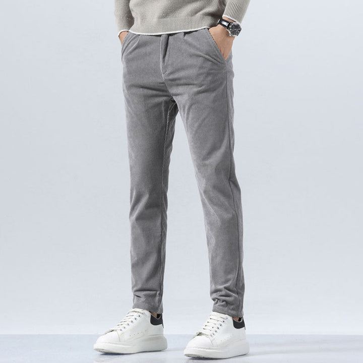 Ethan | Slim Fit Raka Manchesterbyxor i Khaki 1
