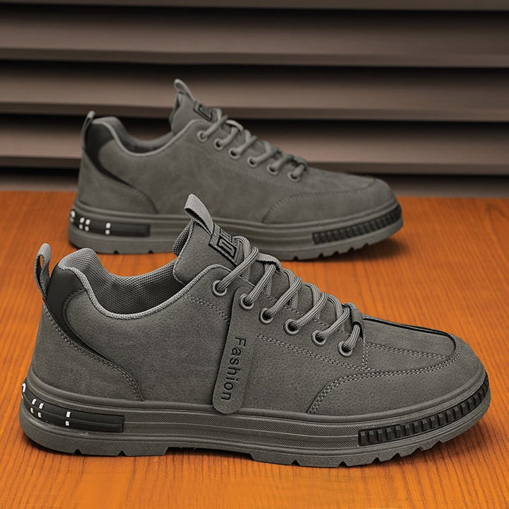 Ethan | Snygga Låga Herrsneakers Med Snörning och Rund Tå 8