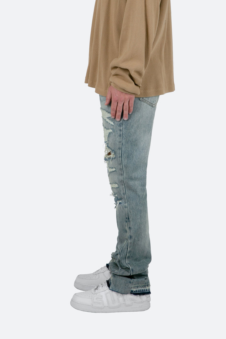 Ethan | Trendiga Utsvängda Jeans i Tvättad Blå Denim 4