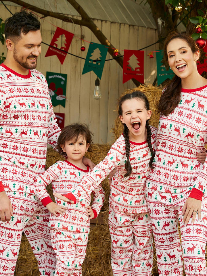 Familjejulpyjamas | Röd Ren-tema Set med Mjukt Material | Bekväm Design för Mysiga Stunder 1