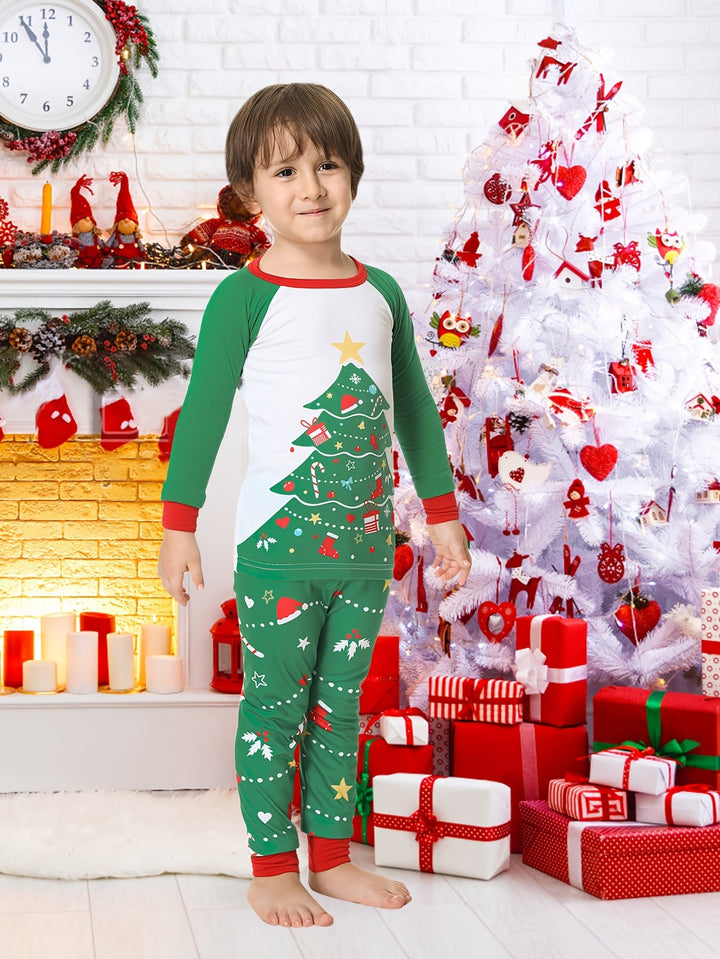 Familjepyjamas | Julpyjamas i Grön med Glad Julgransdesign | Bekväm och Mysig för Traditionella Julminnen 3