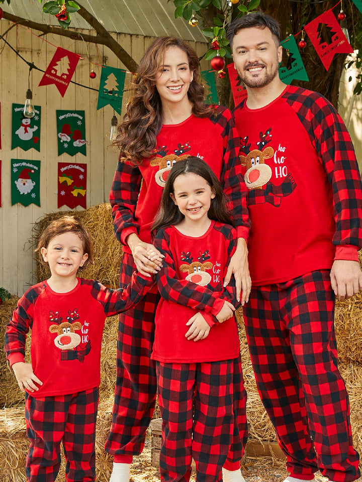 Familjepyjamasset | Röd Julpyjamas med Renmönster &amp; Buffelrutigt | Mysig och Bekväm för Jultraditioner 0