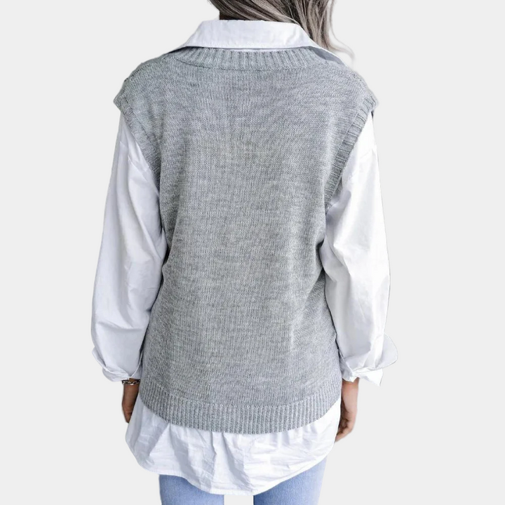 Kabelstickad Dam Väst med V-ringning och Tidlös Design | Perfekt för Lagerklädsel 2