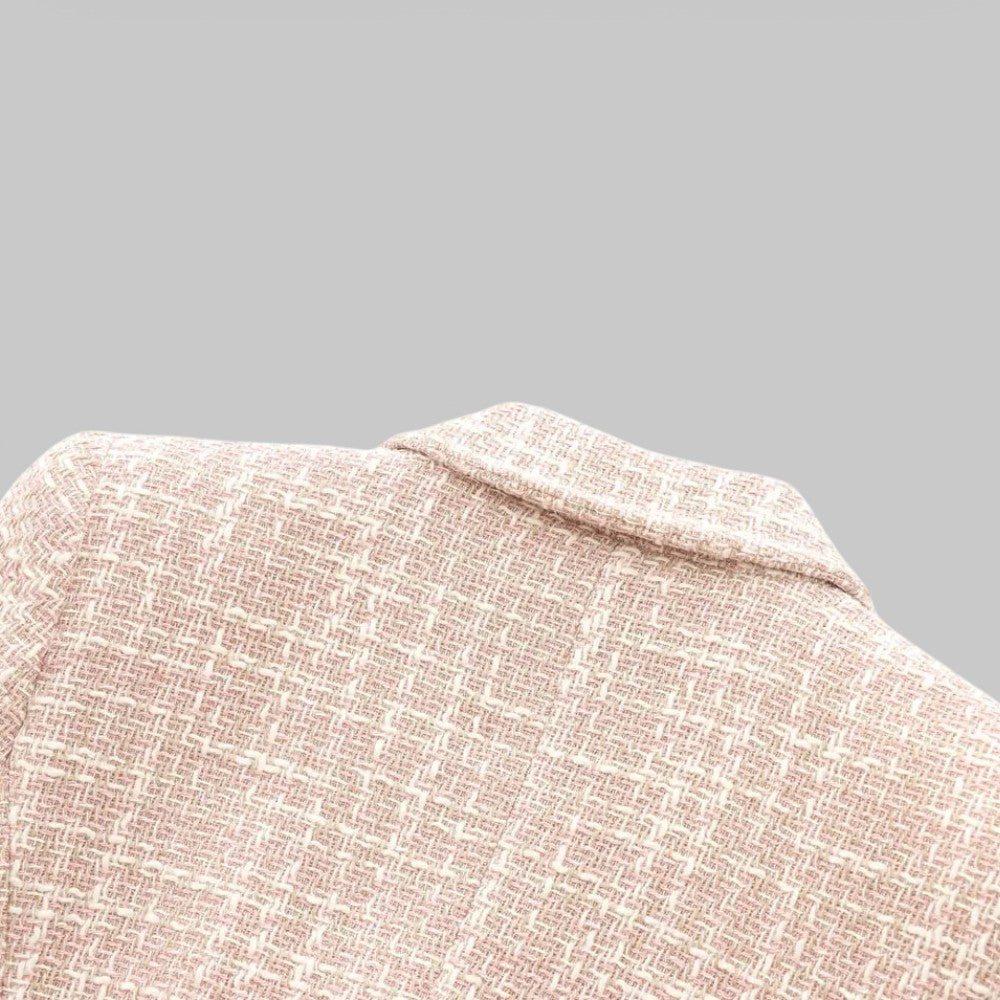 Klassisk Rosa Tweedblazer för Kvinnor med Dubbelknäppt Design | Elegant och Skräddarsydd för Mångsidiga Tillfällen 6
