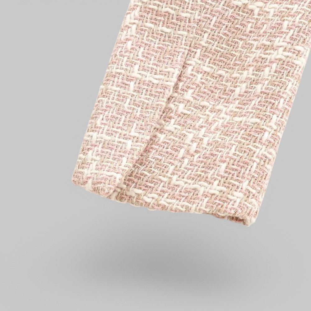Klassisk Rosa Tweedblazer för Kvinnor med Dubbelknäppt Design | Elegant och Skräddarsydd för Mångsidiga Tillfällen 7