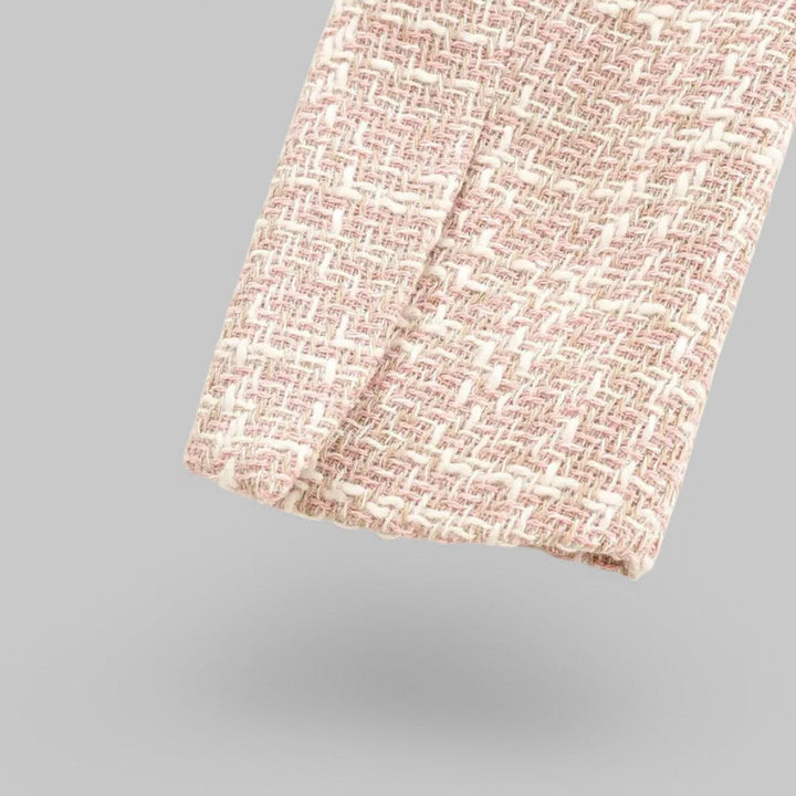 Klassisk Rosa Tweedblazer för Kvinnor med Dubbelknäppt Design | Elegant och Skräddarsydd för Mångsidiga Tillfällen 7