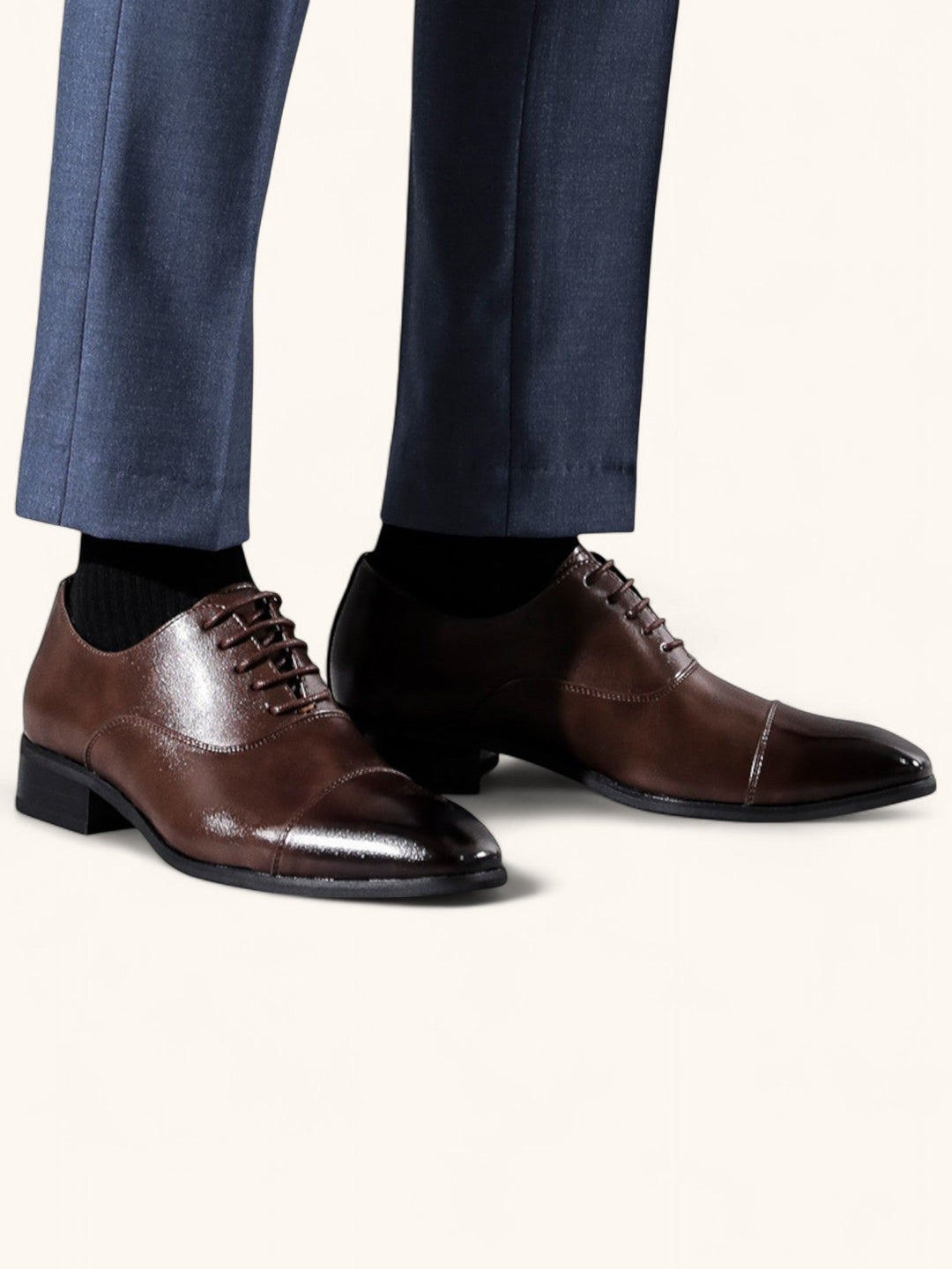 Klassiska Oxford-klänningsskor för Män med Polerad Siluett | Elegant Stil för Formella Tillfällen 1