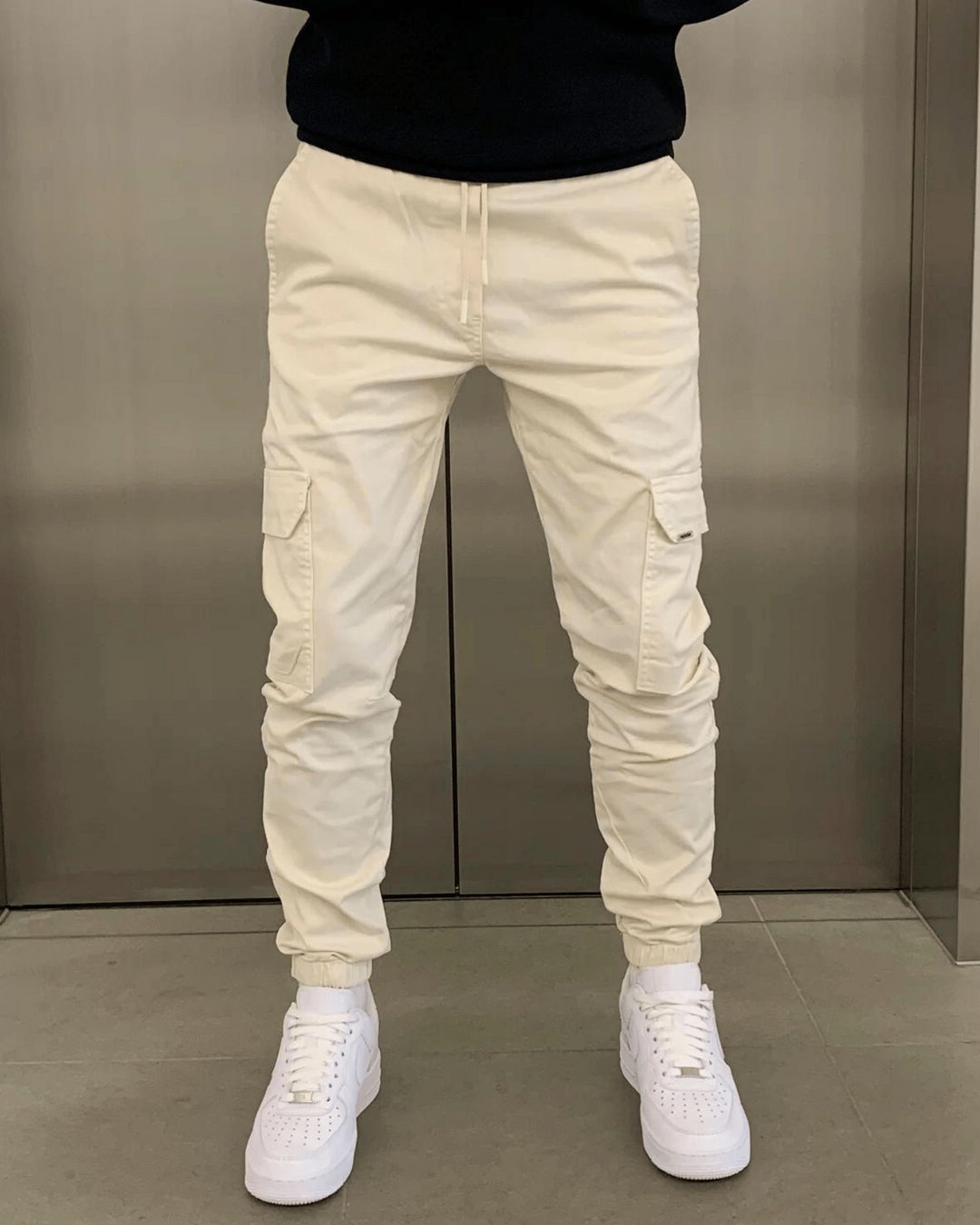 Liam | Avslappnad Modern Cargo Jogger Med Funktionella Fickor 1