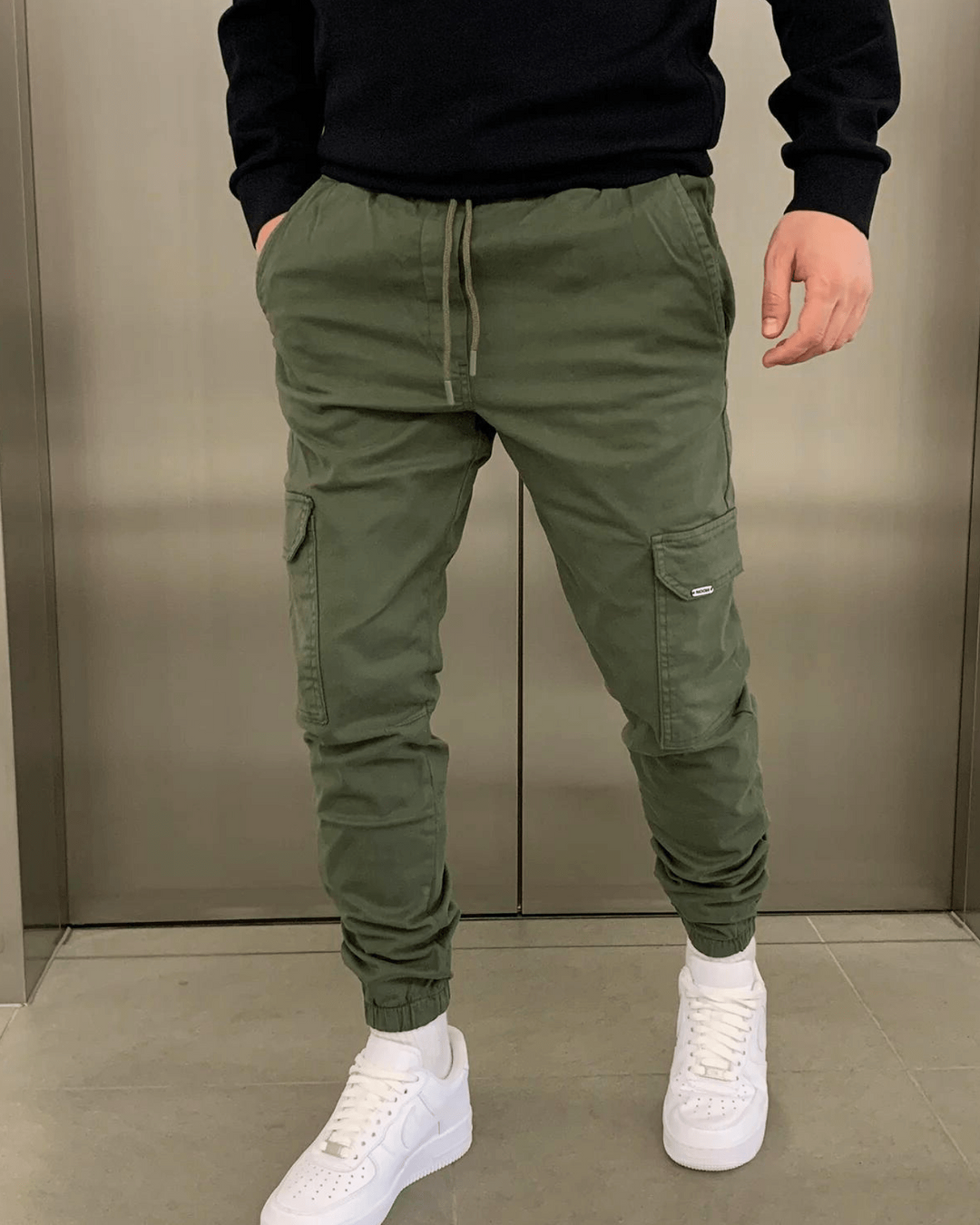 Liam | Avslappnad Modern Cargo Jogger Med Funktionella Fickor 2