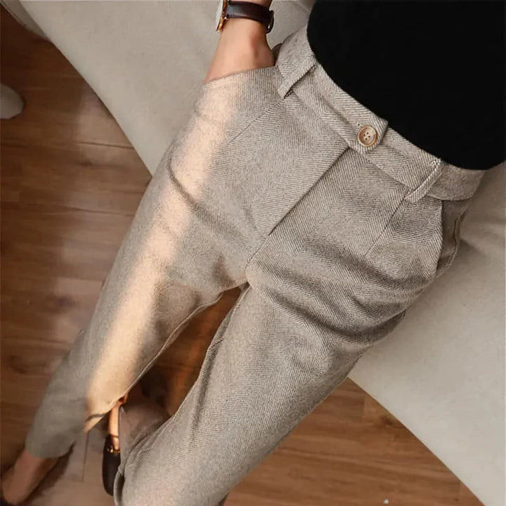 Liam | Elegant Slim Fit Kostymbyxor Dam med Raka Ben och Sidofickor 1