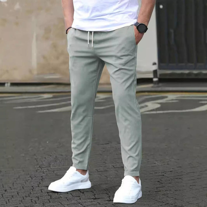 Liam | Slim Fit Kortade Byxor med Modern Design 1