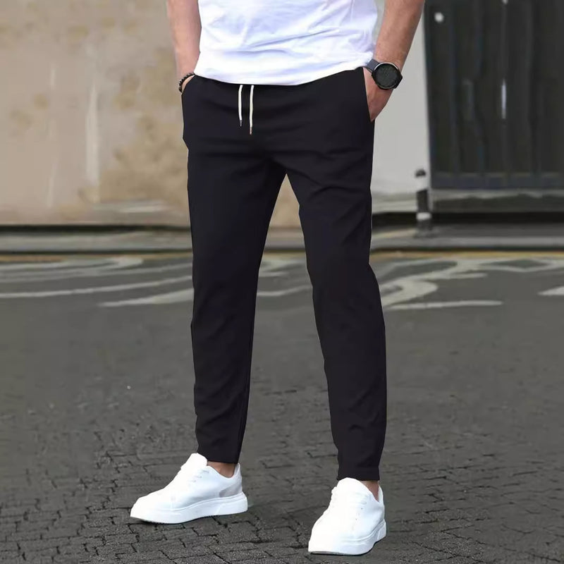 Liam | Slim Fit Kortade Byxor med Modern Design 2