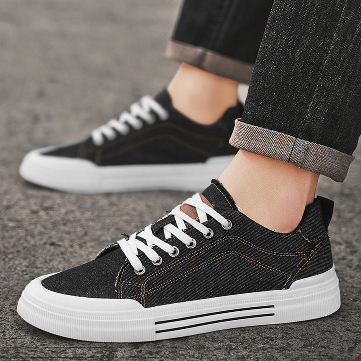 Liam | Stiliga Låga Sneakers med Snörning och Platt Klack 0