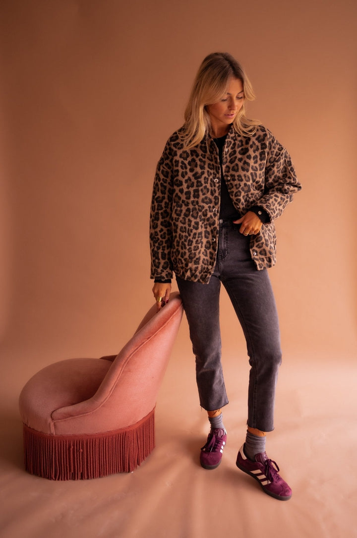 Liam | Trendig Lätt Höstjacka med Leopardmönster 4