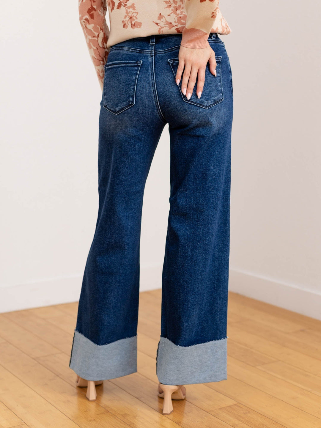 Mason | Elegant Högmidjade Vida Jeans med Knappgylf 3