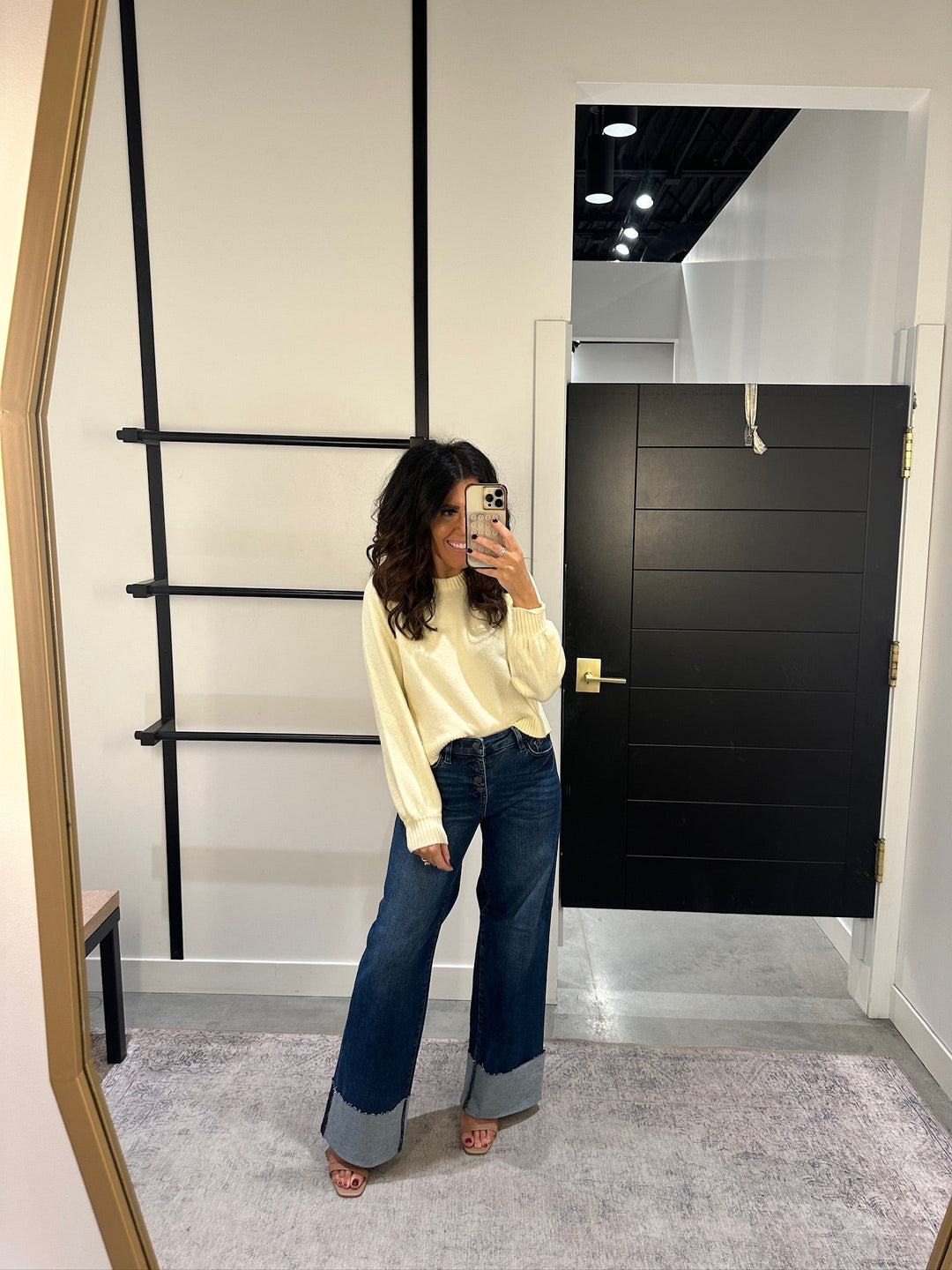 Mason | Elegant Högmidjade Vida Jeans med Knappgylf 4