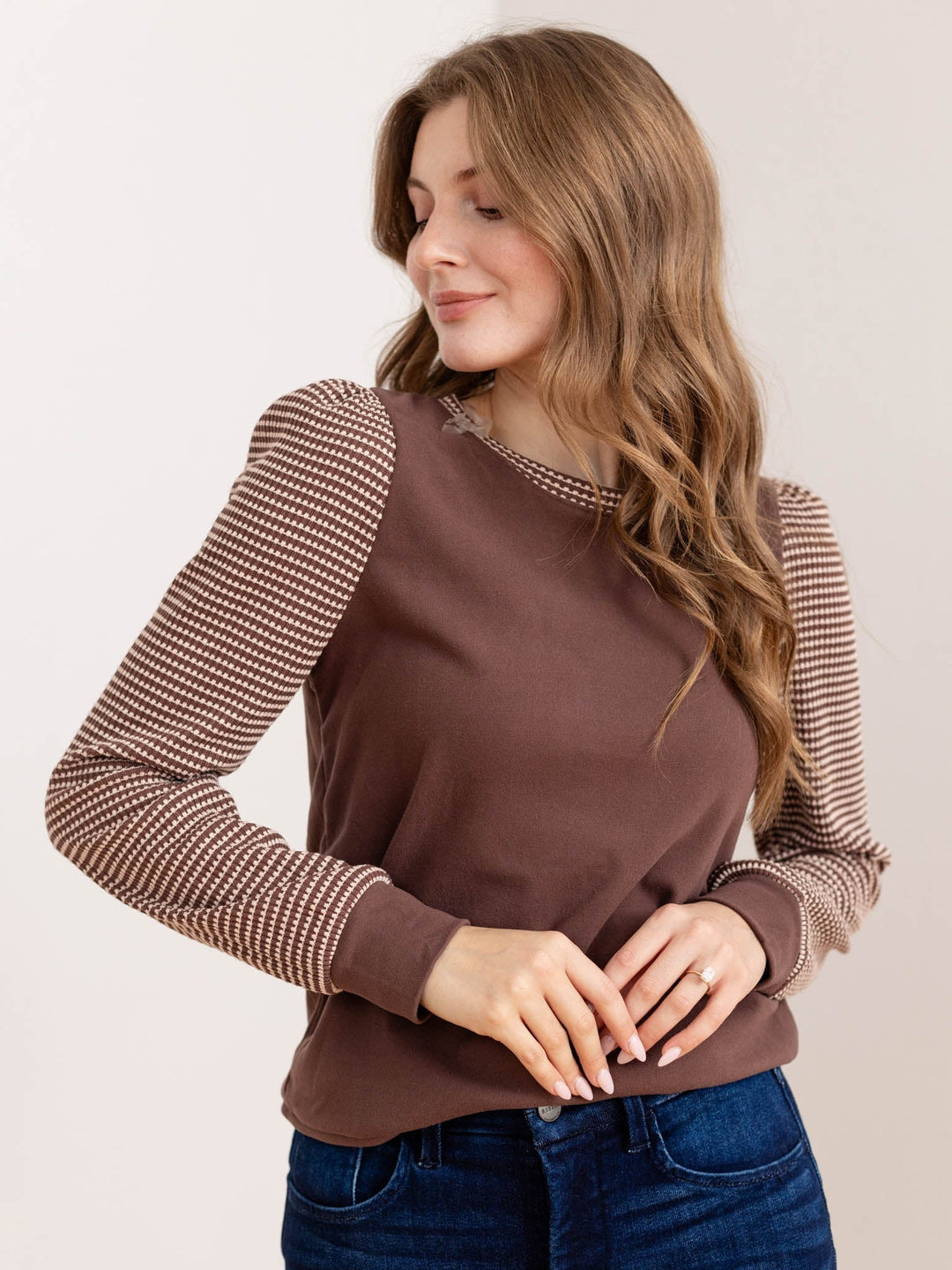 Mason | Elegant Textured Top with Puff Sleeves and Round Neck 3