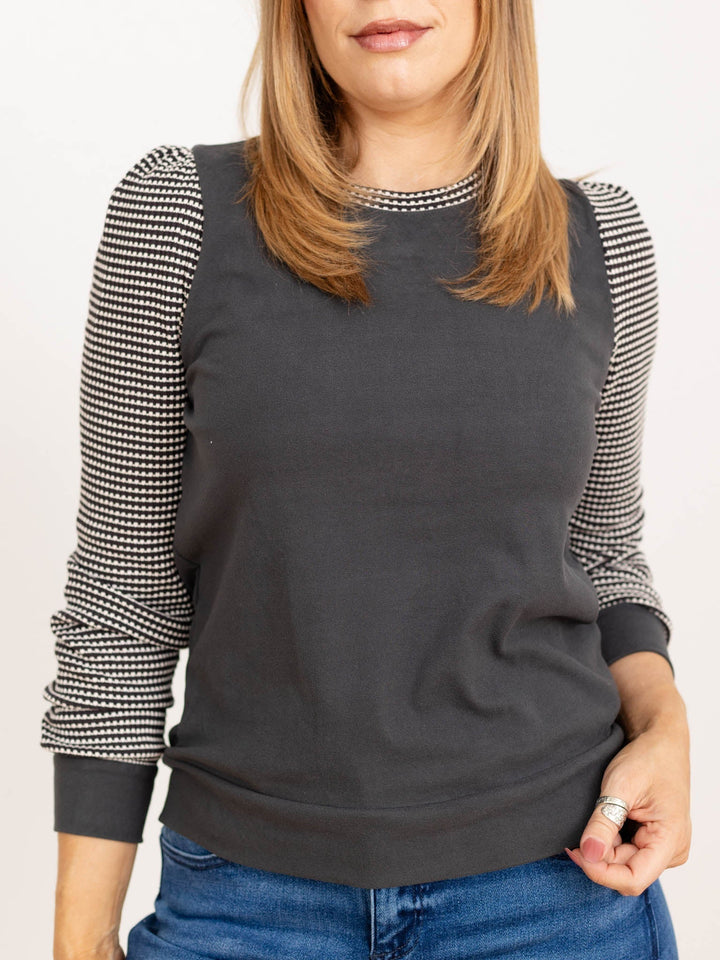 Mason | Elegant Textured Top with Puff Sleeves and Round Neck 5
