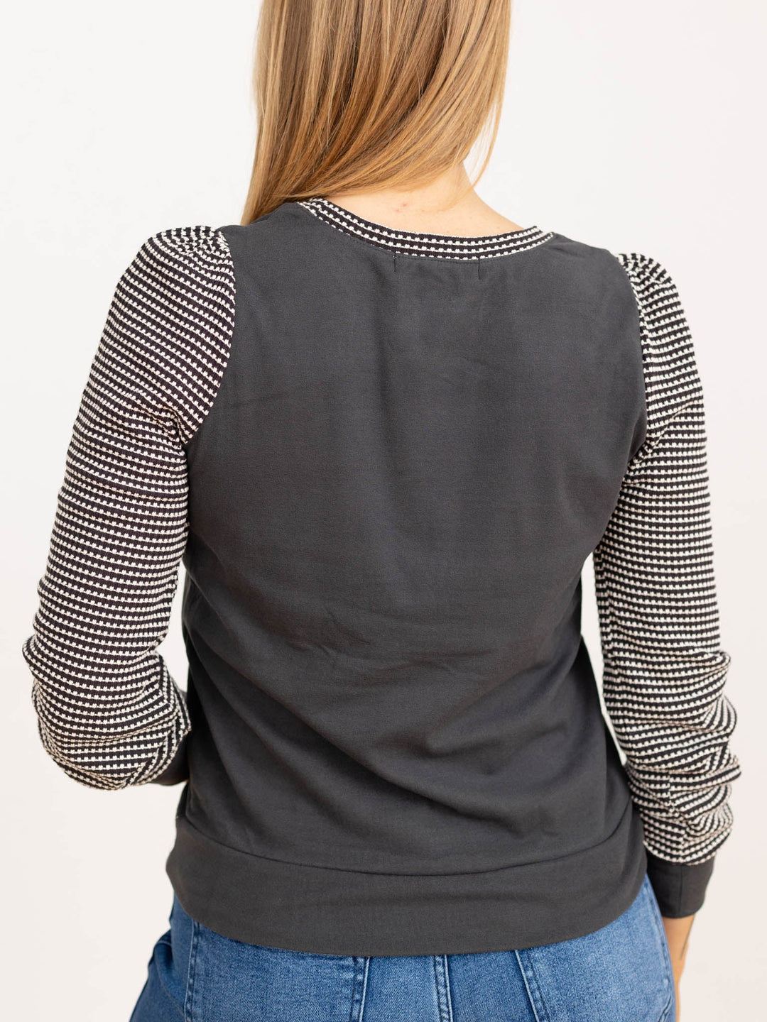 Mason | Elegant Textured Top with Puff Sleeves and Round Neck 6