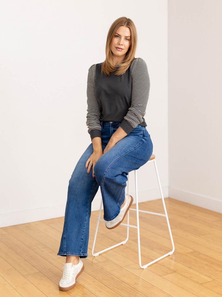 Mason | Elegant Textured Top with Puff Sleeves and Round Neck 7