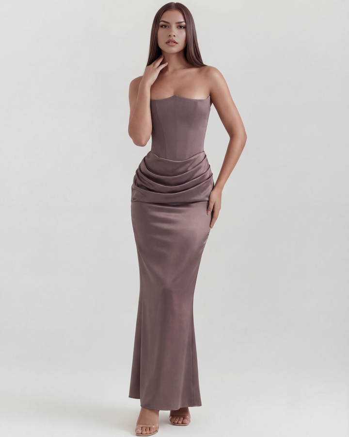 Mia | Elegant Almond Muse Klänning 0