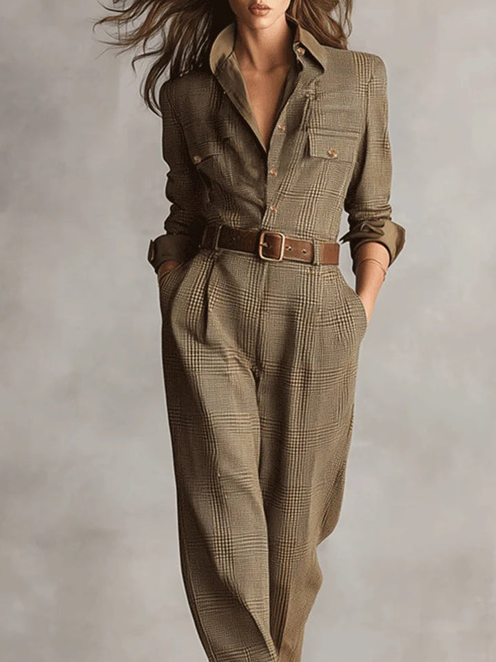 Mia | Elegant Figurnära Jumpsuit med Strukturerade Detaljer 1