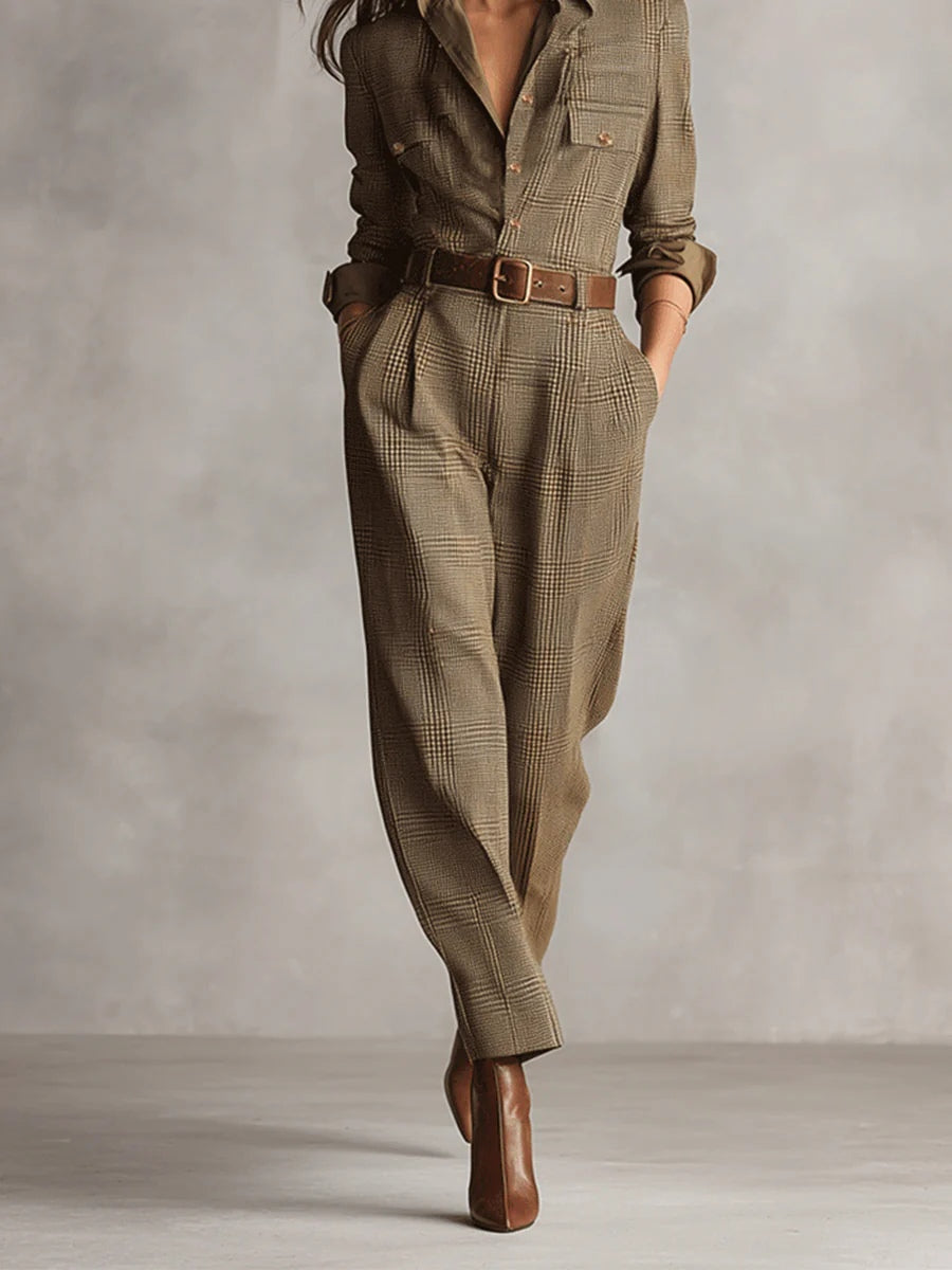 Mia | Elegant Figurnära Jumpsuit med Strukturerade Detaljer 2