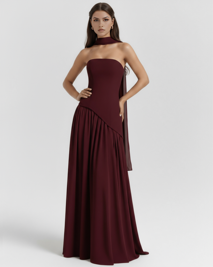 Mia | Elegant Maxiklänning i Djup Körsbärslack 1