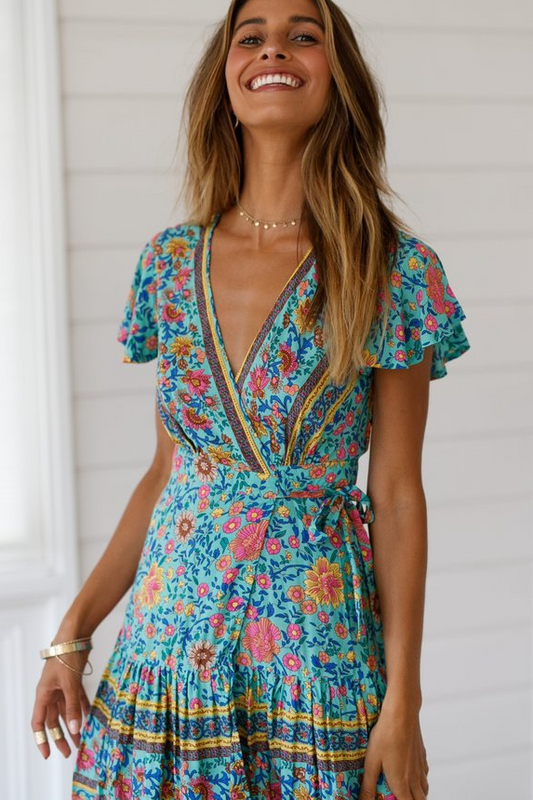 Mia | Elegant Svart Sommarklänning med V-Ringning och Hög Midja 2