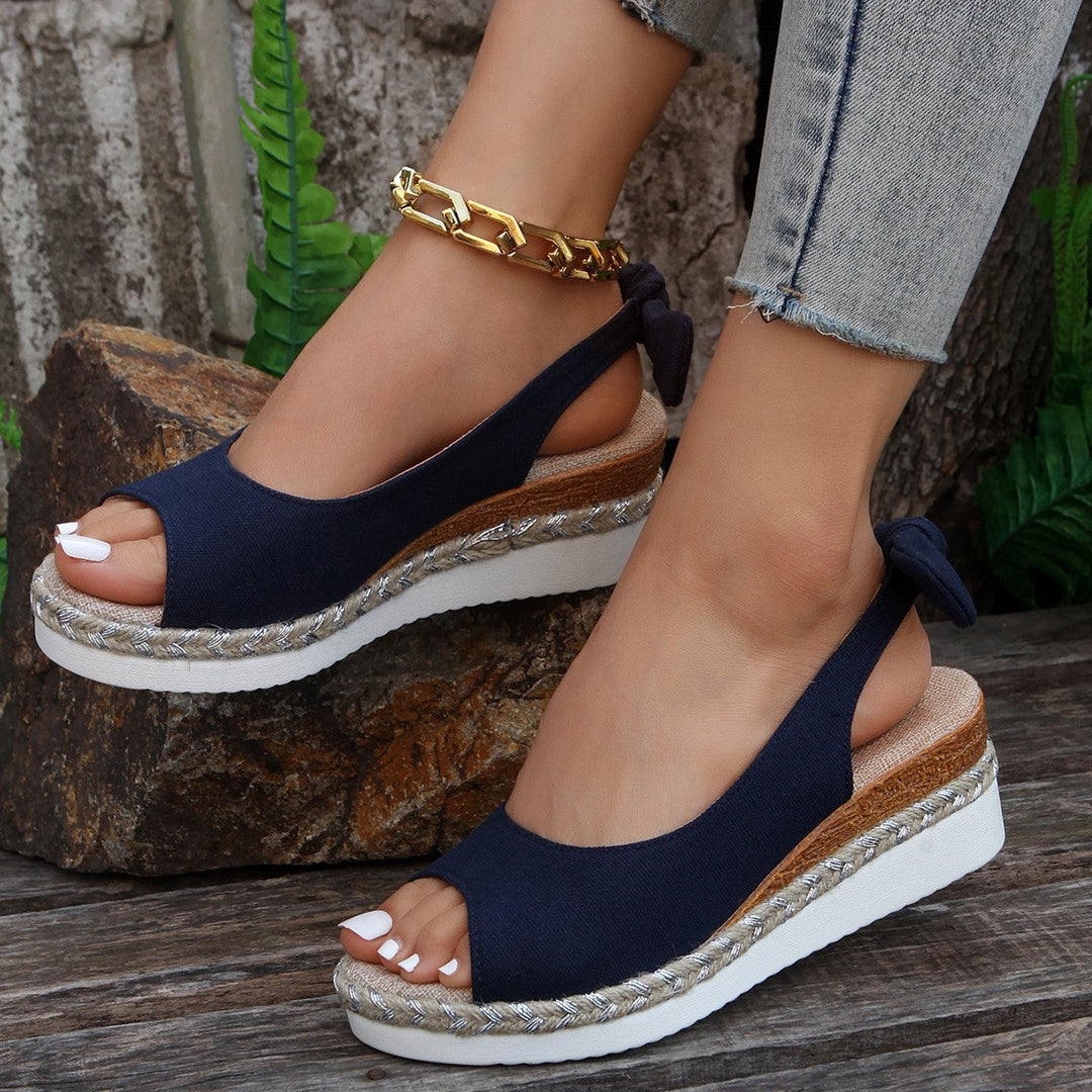 Mia | Eleganta Sommarkilsandaler med Slingback och Rund Tå 2