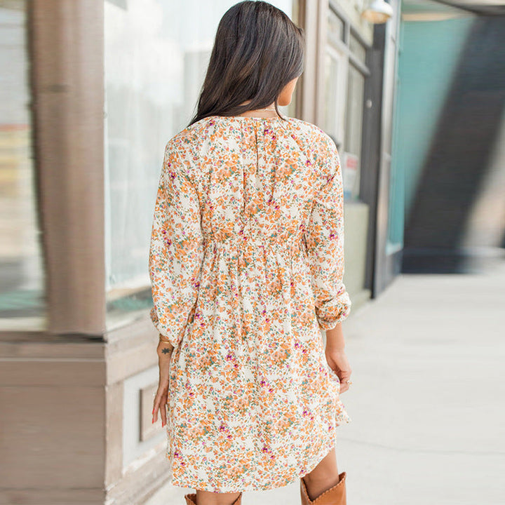Mia | Livlig Blommig Vårklänning med Pulloverdesign 2