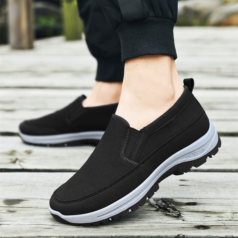 Noah | Andningsbara Slip-On Sneakers Herr med Gummisula 1