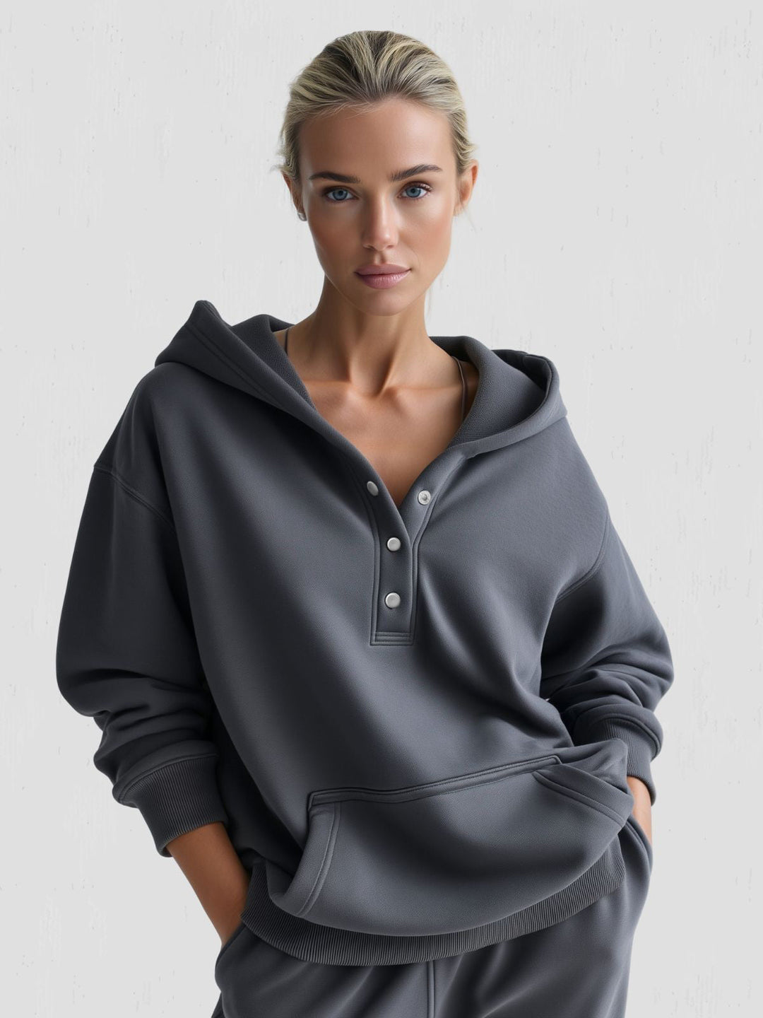 Oliver | Oversize Huvtröja med Knappar och Justerbar Design 0