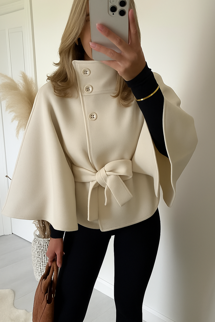 Olivia | Elegant Höstkappa med Hög Krage och Capeärmar 3