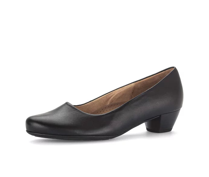 Olivia | Klassiska Svarta Pumps med Låg Klack 1
