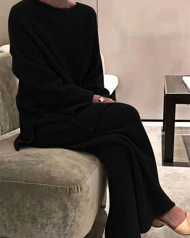Olivia | Lätt Stickat Vårset med Långärmad Tröja och Hellånga Byxor 2