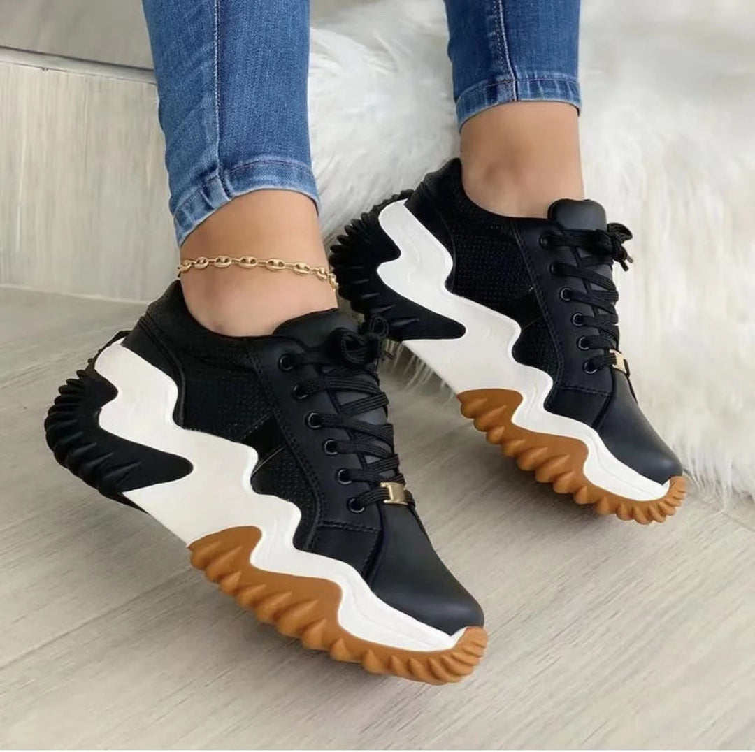 Olivia | Sportiga Sneakers med Snörning och Medelhög Klack 0